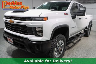 Used 2024 Chevrolet Silverado 2500 Custom w/ Custom Value Package image 1