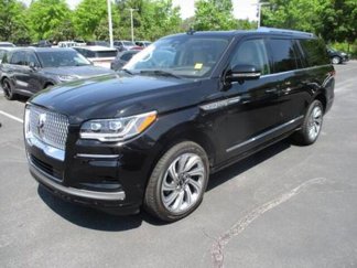 Used 2024 Lincoln Navigator L Reserve image 1