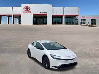 New 2026 Toyota Prius LE image 1