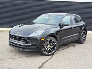 Used 2025 Porsche Macan image 1