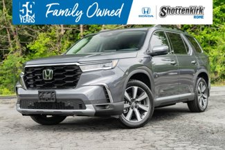 New 2025 Honda Pilot Touring image 1