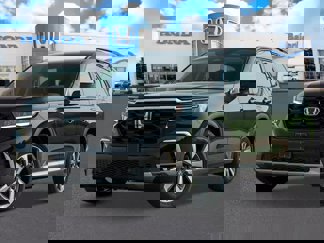 New 2025 Honda Pilot Touring image 1