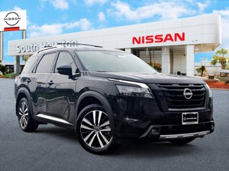 New 2025 Nissan Pathfinder Platinum w/ Lighting Package (N92) image 1