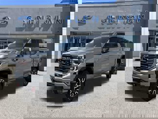 Used 2024 GMC Sierra 1500 AT4 w/ AT4 Preferred Package image 1