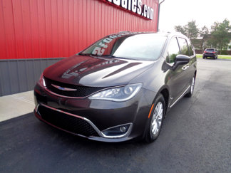 Used 2018 Chrysler Pacifica Touring-L Plus image 1
