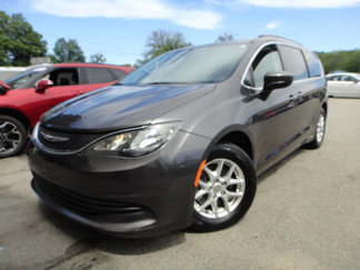 Used 2020 Chrysler Voyager Lxi image 1