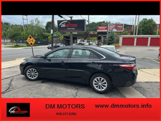 Used 2015 Toyota Camry LE image 1