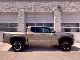 Used 2025 Toyota Tacoma Limited image 1