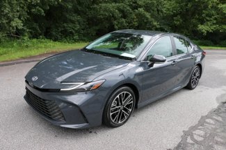 Used 2025 Toyota Camry XLE image 1