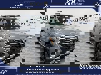 New 2025 Volkswagen Atlas Peak Edition SE image 1