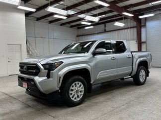 Used 2025 Toyota Tacoma Limited image 1