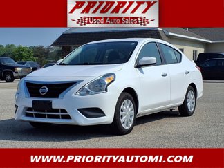 Used 2019 Nissan Versa SV image 1
