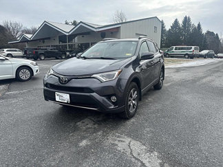Used 2018 Toyota RAV4 XLE image 1