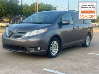 Used 2017 Toyota Sienna XLE image 1
