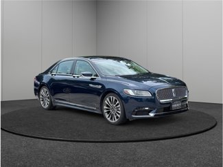 Used 2017 Lincoln Continental Select image 1