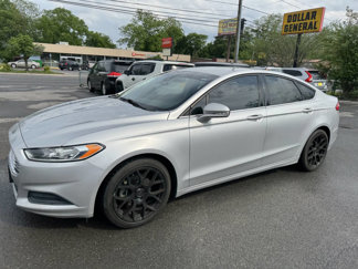 Used 2016 Ford Fusion SE image 1