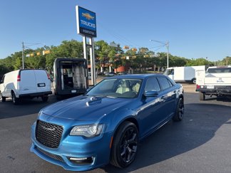 Used 2023 Chrysler 300 Touring L w/ Popular Equipment Group image 1
