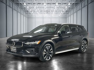 Used 2024 Volvo V60 B5 Cross Country Ultimate image 1