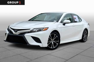 Used 2020 Toyota Camry SE image 1