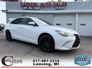 Used 2017 Toyota Camry SE image 1