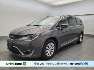 Used 2019 Chrysler Pacifica Touring-L image 1