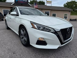 Used 2021 Nissan Altima 2.5 SV w/ SV Premium Package image 1