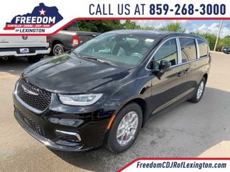 New 2026 Chrysler Pacifica Select image 1