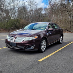 Used 2009 Lincoln MKS image 1