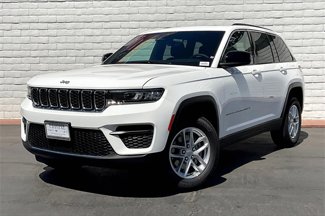 New 2025 Jeep Grand Cherokee Laredo X image 1