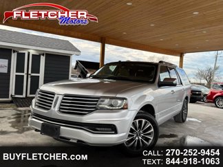 Used 2017 Lincoln Navigator Select image 1