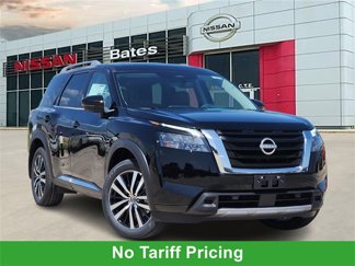 New 2025 Nissan Pathfinder Platinum image 1