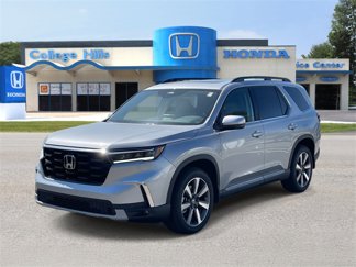 New 2025 Honda Pilot Touring image 1