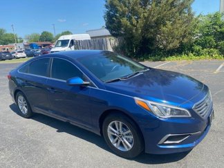 Used 2017 Hyundai Sonata SE image 1