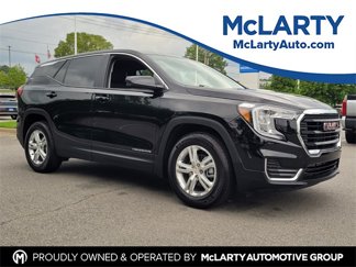 Used 2024 GMC Terrain SLE image 1