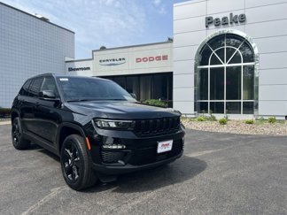 New 2025 Jeep Grand Cherokee Limited w/ Black Appearance Package image 1