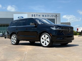 Used 2025 Lincoln Navigator Black Label image 1