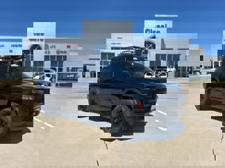 New 2025 Jeep Grand Cherokee Altitude image 1