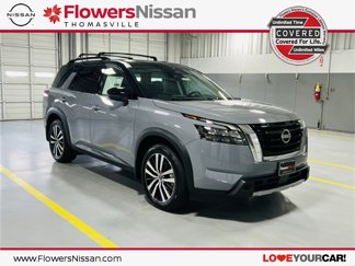 New 2025 Nissan Pathfinder Platinum image 1