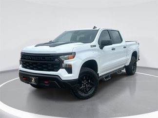 Used 2024 Chevrolet Silverado 1500 Custom Trail Boss w/ LPO, Dark Essentials Package image 1