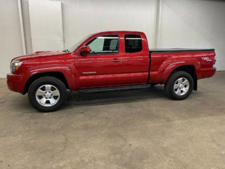 Used 2011 Toyota Tacoma 4x4 Access Cab V6 w/ TRD Sport Pkg image 1
