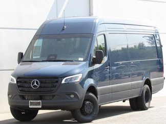 New 2025 Mercedes-Benz Sprinter 4500 image 1