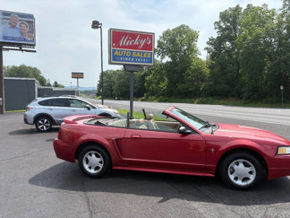 Used 2000 Ford Mustang Convertible image 1