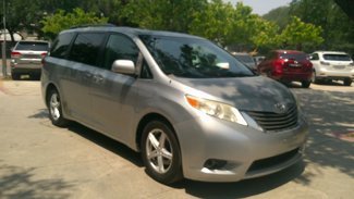 Used 2011 Toyota Sienna XLE image 1