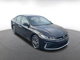 Used 2025 Volkswagen Jetta SE image 1
