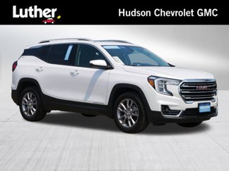 Certified 2024 GMC Terrain SLT w/ Infotainment Package II image 1