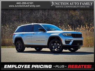 New 2025 Jeep Grand Cherokee Limited w/ Black Appearance Package image 1