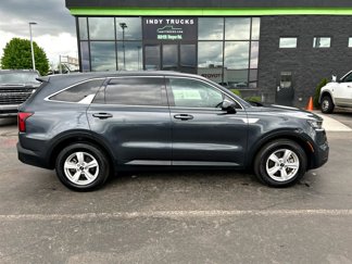 Used 2023 Kia Sorento LX image 1