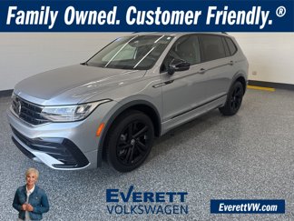 Certified 2024 Volkswagen Tiguan SE R-Line image 1