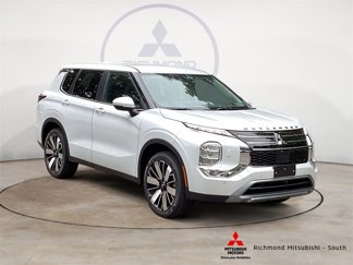 New 2025 Mitsubishi Outlander SE image 1