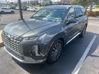 Used 2023 Hyundai Palisade Calligraphy image 1